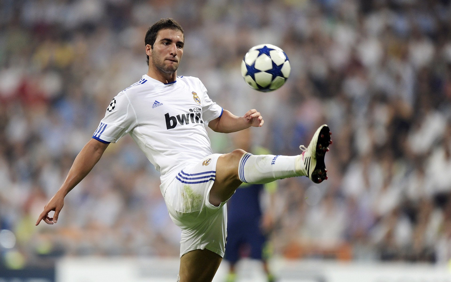 米切尔长传助攻展现组织视野，米切尔回应